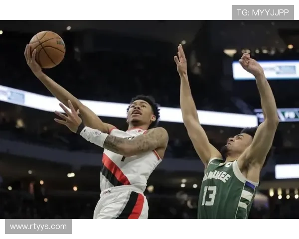 安芬尼西蒙斯女友现场带娃观战颜值如何网友热议